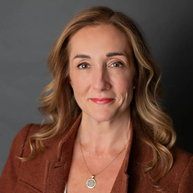 Headshot of Dr. Stephanie Woodruff
